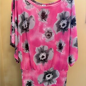Macy's Pink and Gray and black floral design woman blouse comfy stretchy fabric
